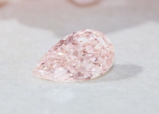 Forma sintetica artificiale della pera del diamante 3.74ct di CVD di grande rosa operato
