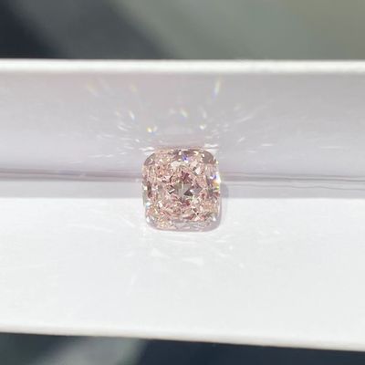 I diamanti rosa sviluppati laboratorio brillante IGI di CVD del taglio 2.0ct-2.5ct del cuscino hanno certificato