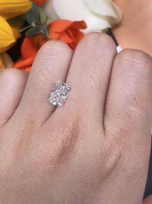 Il punto d'irradiazione sviluppato laboratorio del carbonio dei diamanti di ZKZ ha tagliato i diamanti sciolti