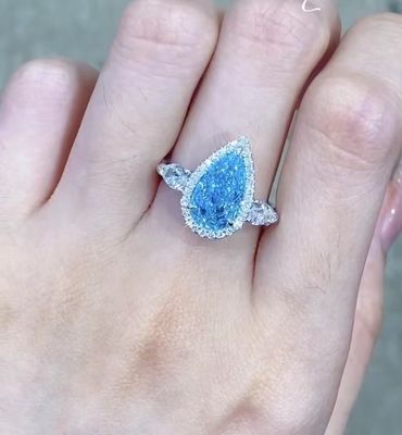 impegno blu bianco Ring Jewelry del taglio della pera di CVD Diamond Ring 2.32ct dell'oro 18K