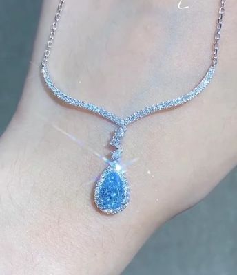 Blue Pear Lab ha creato una collana di diamanti da 1,5 carati.