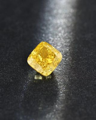 Il cuscino giallo del diamante sviluppato laboratorio sciolto sintetico 2.53ct ha tagliato con il certificato di IGI