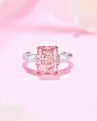 18 carati Oro Bianco Anello Diamante Sintetico Grande Dimensione 4.31ct Fancy Rosa Radiante Taglio Diamante