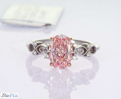 2.2ct Laboratorio certificato IGI Cresciuto Rosa Ovale Diamante Sintetico Stile Classico 18 Carati Anello in Oro Bianco