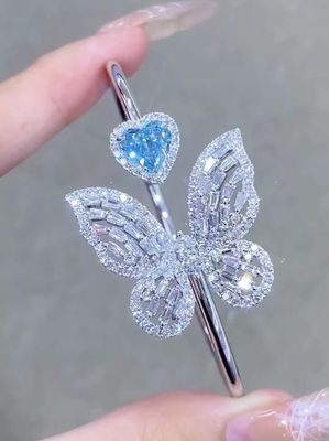 Braccialetto di farfalla di diamanti di colore elegante gioielli di diamanti orecchini collana