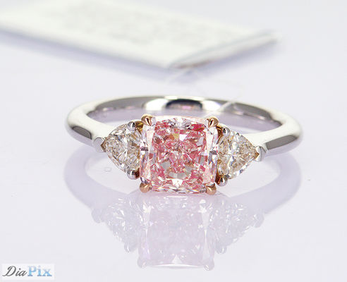 1.76CT Sintetico Rosa CVD Rosso ciliegio Anelli Diamante Cuscino Taglio Set In Oro Bianco 18k