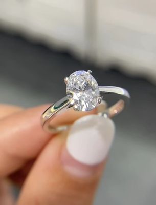 Anello di diamante bianco ovale Anello di fidanzamento Anelli di nozze Anelli di diamante di laboratorio