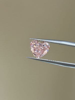 Fancy Intense Rosa Forma di Cuore Diamanti coltivati in laboratorio Diamanti certificati IGI Diamanti rosa