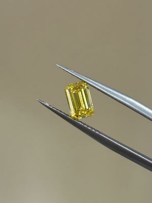 Diamanti Emerald Coltivati in Laboratorio Certificati IGI Diamanti Gialli Creati in Laboratorio HPHT